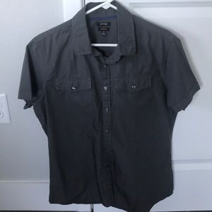 Men’s grey shirt